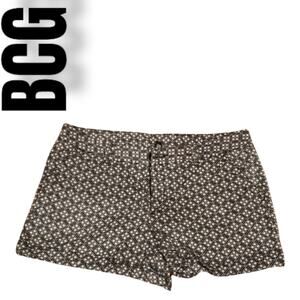 .BCG Women's pocket shorts. 2 front 2 back pockets. Size 12